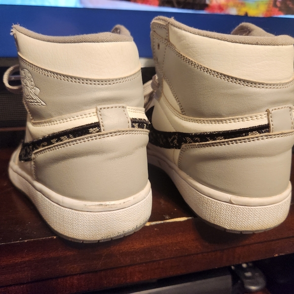 Sneakers Shoes - Picture 10 of 15